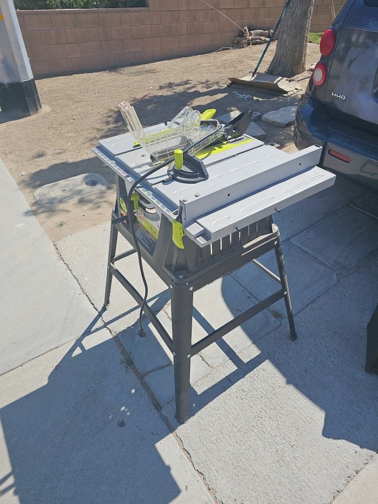 Craftsman Evolve 10 inches Saw Table