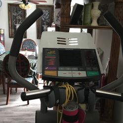Reebok RL 725 Elliptical Trainer