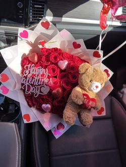 Valentine’s rose Bouquet Ramo Buchon 