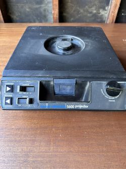 Vintage Kodak Carousel 5600 slide projector