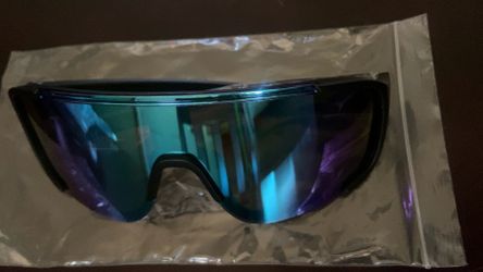 Men’s paleshy glasses