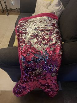 Gorgeous Pink Glitter Mermaid Tail Blanket 