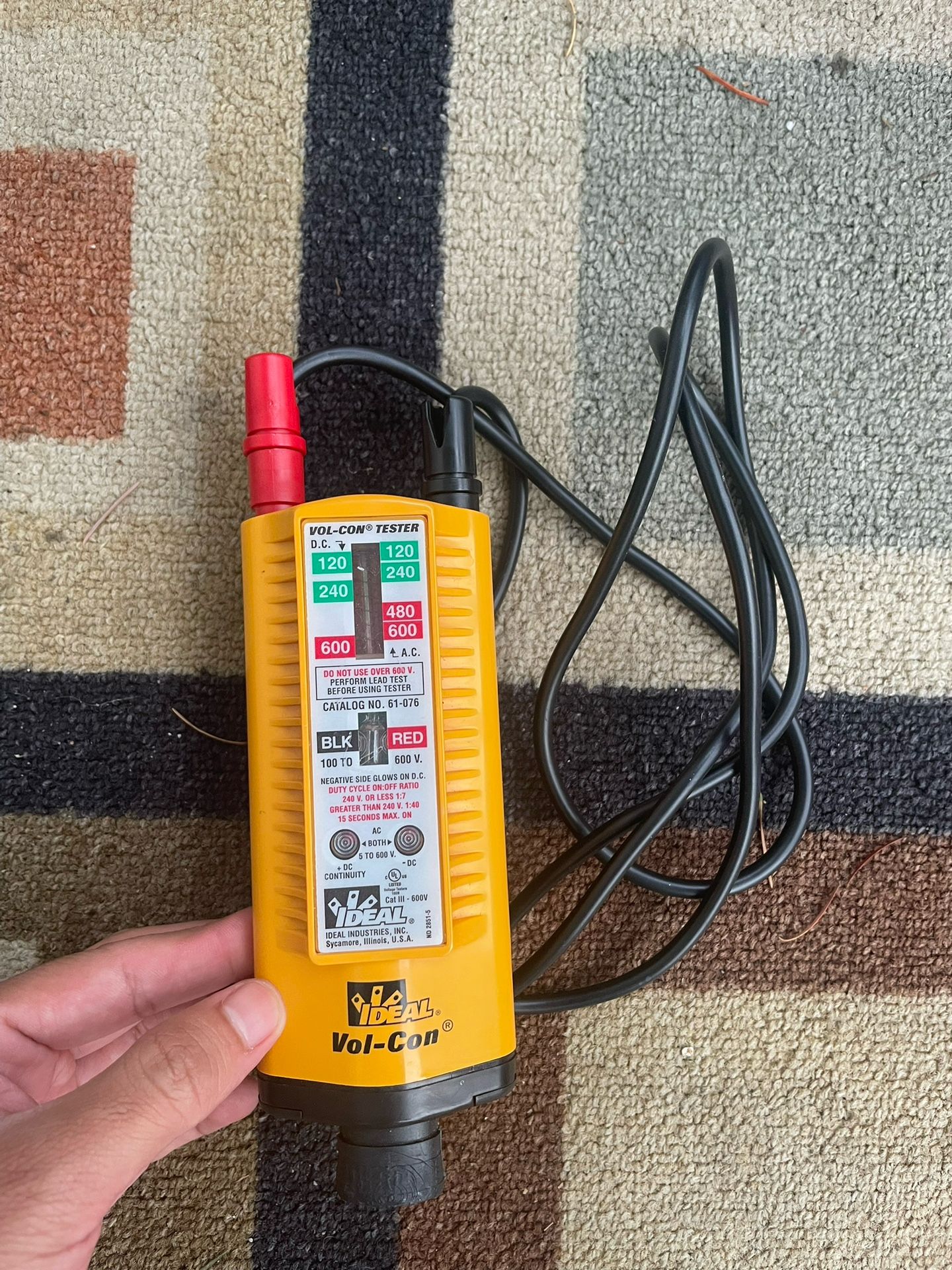 IDEAL Voltage continuity tester