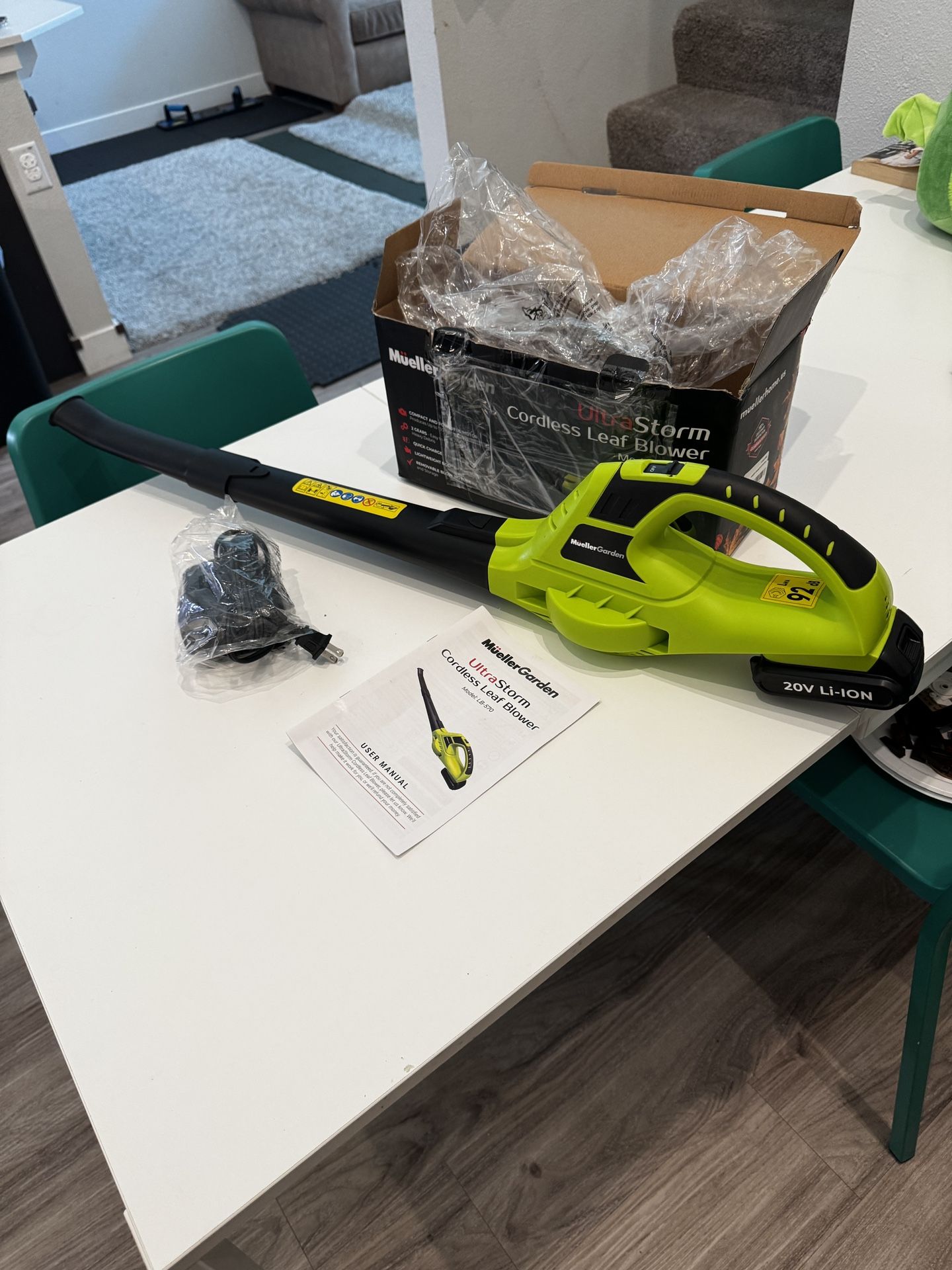 Mueller Cordless Leaf Blower 20v / Charger And Battery New 