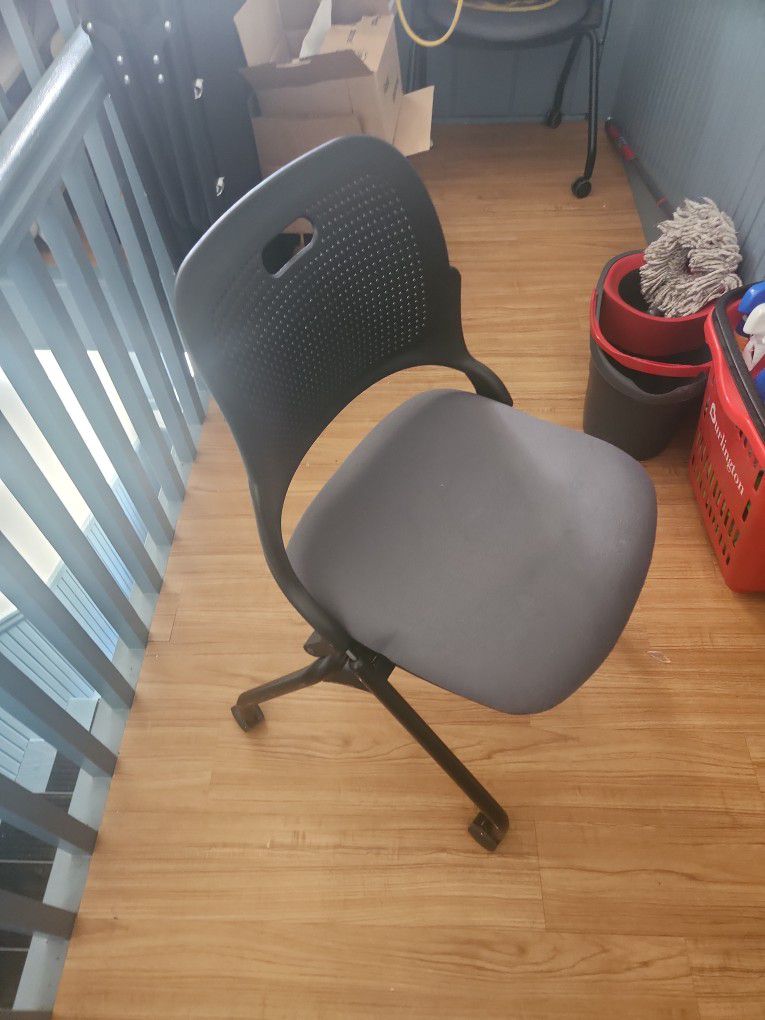 4 Rolling Office Folding  Chairs  , Used.  $- 10 Each