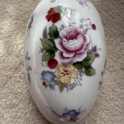 VINTAGE Egg Trinket Porcelain Box with Roses  Shackman Made In Japan