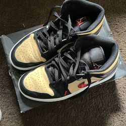 Jordan 1 MID SE