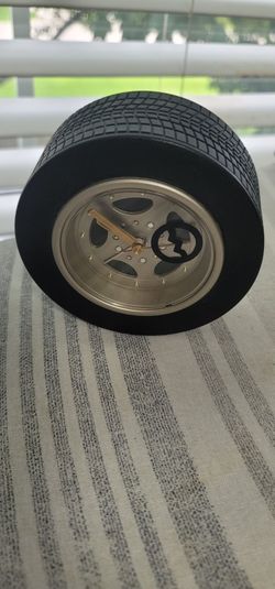 Tire clock