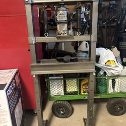 Hydraulic Press 12 Ton Bottle Jack 