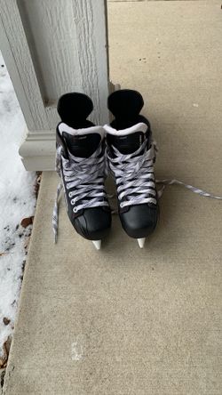 Bauer X400 Ice Skate