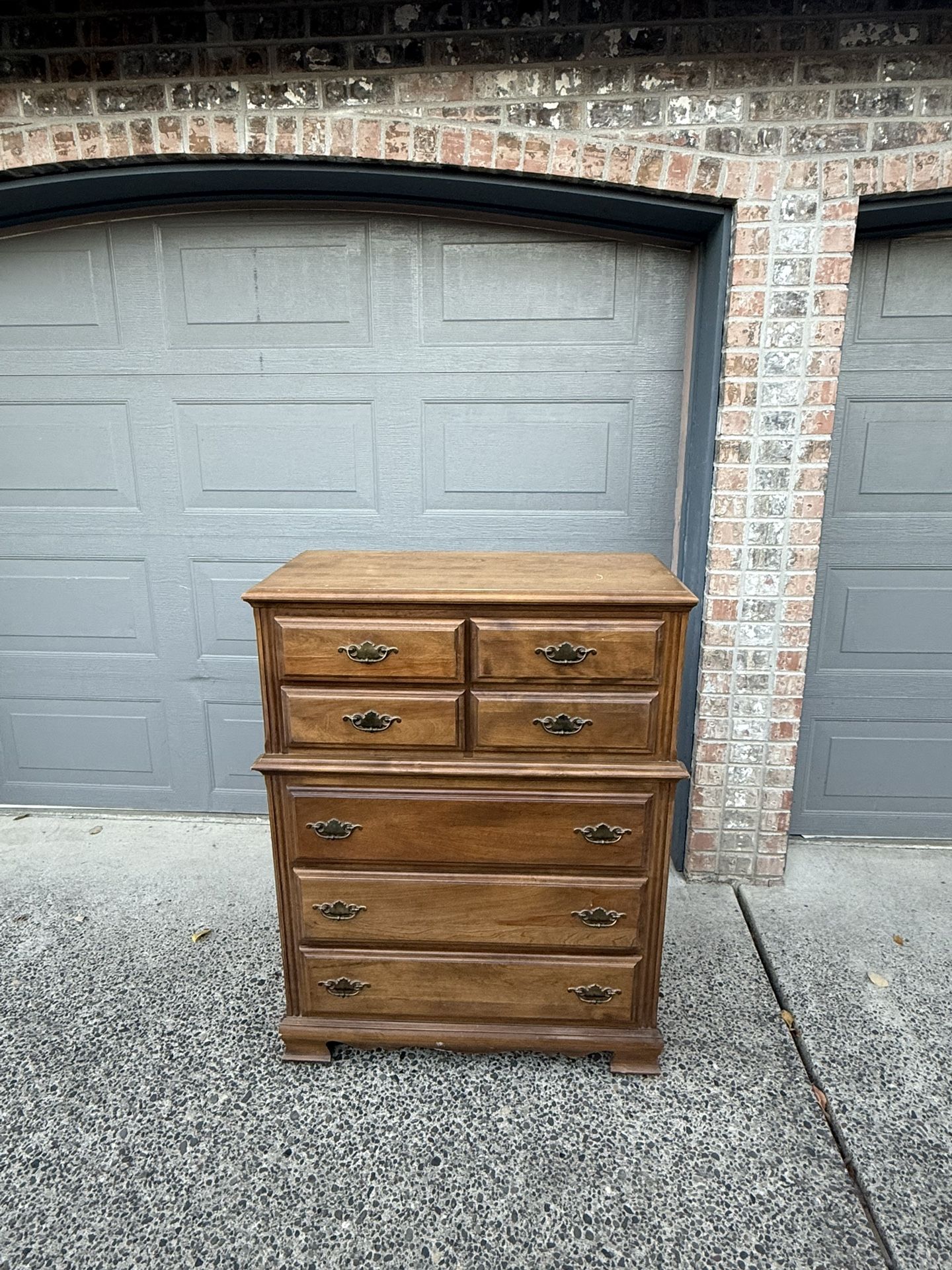 Dresser 