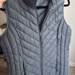 Grey Quilted Puffer Vest – Size M
