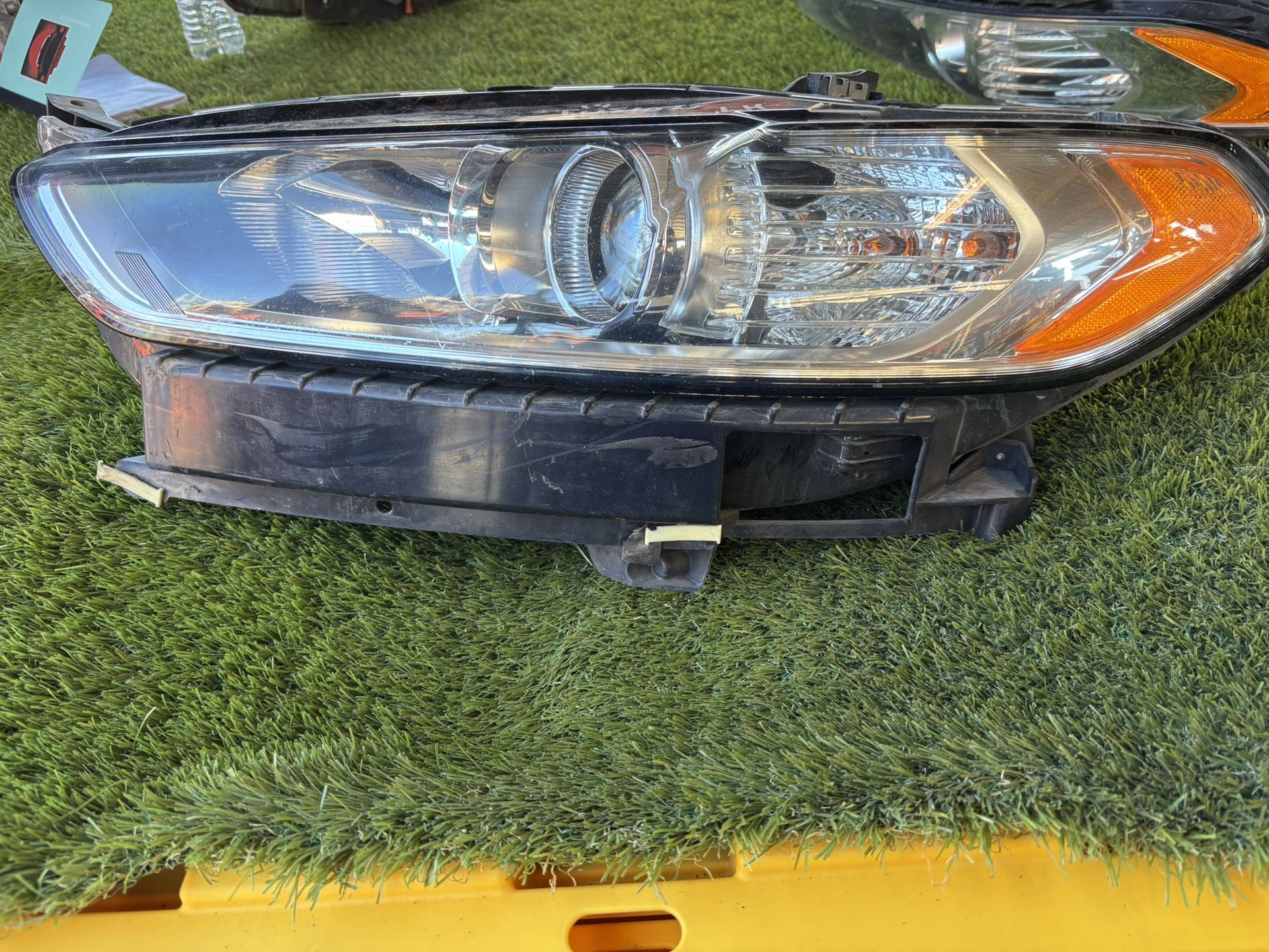 2014 Ford Fusion LH Headlight