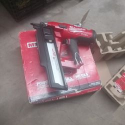 Milwaukee M18 NAIL  GUN