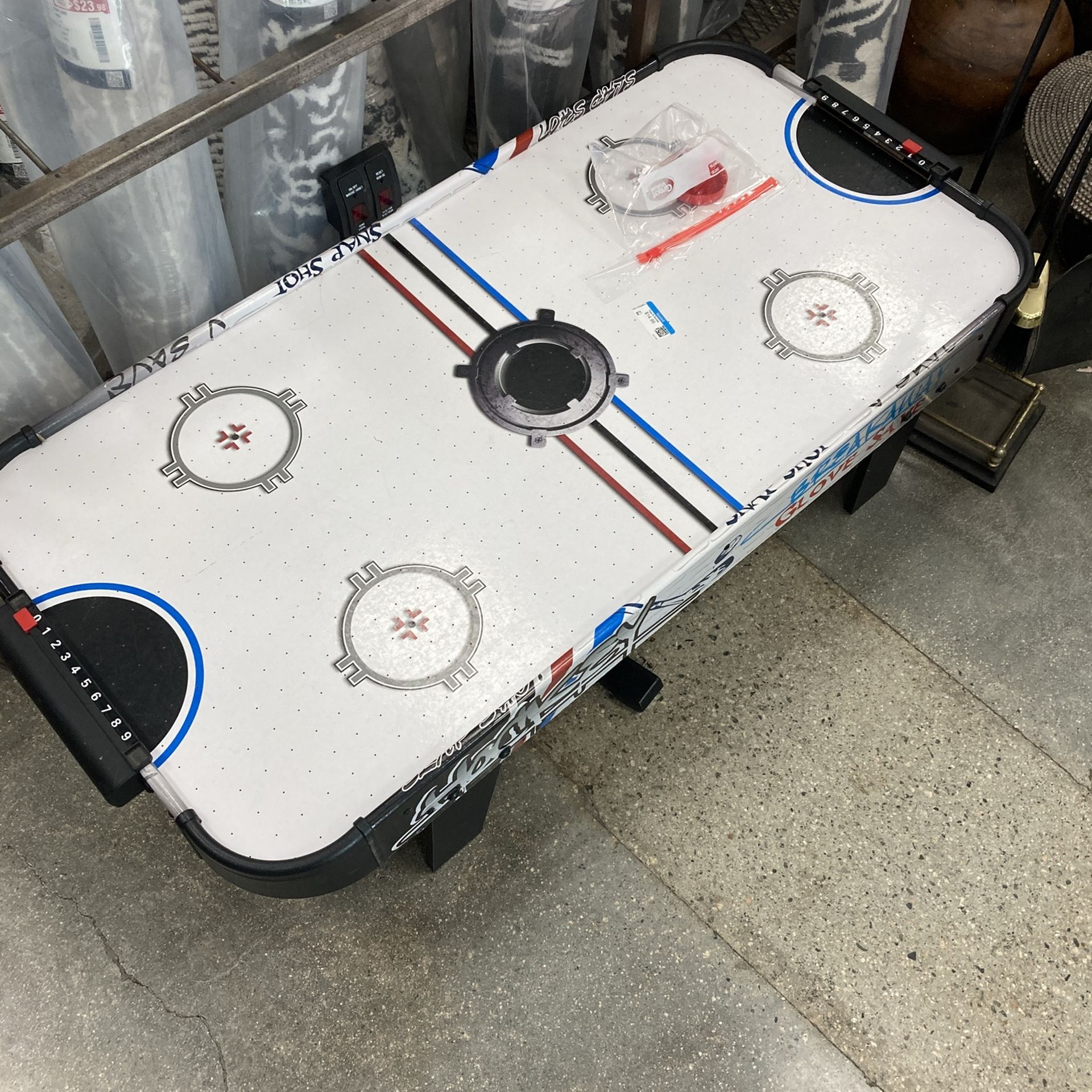 Air Hockey Table