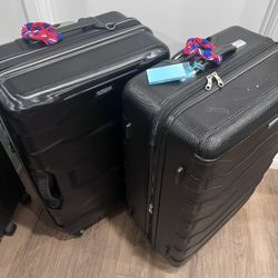 Two Large Black Expandable Lugagges Price Is For Both. In Good Working Conditions. Pick Up Only In Torrance 