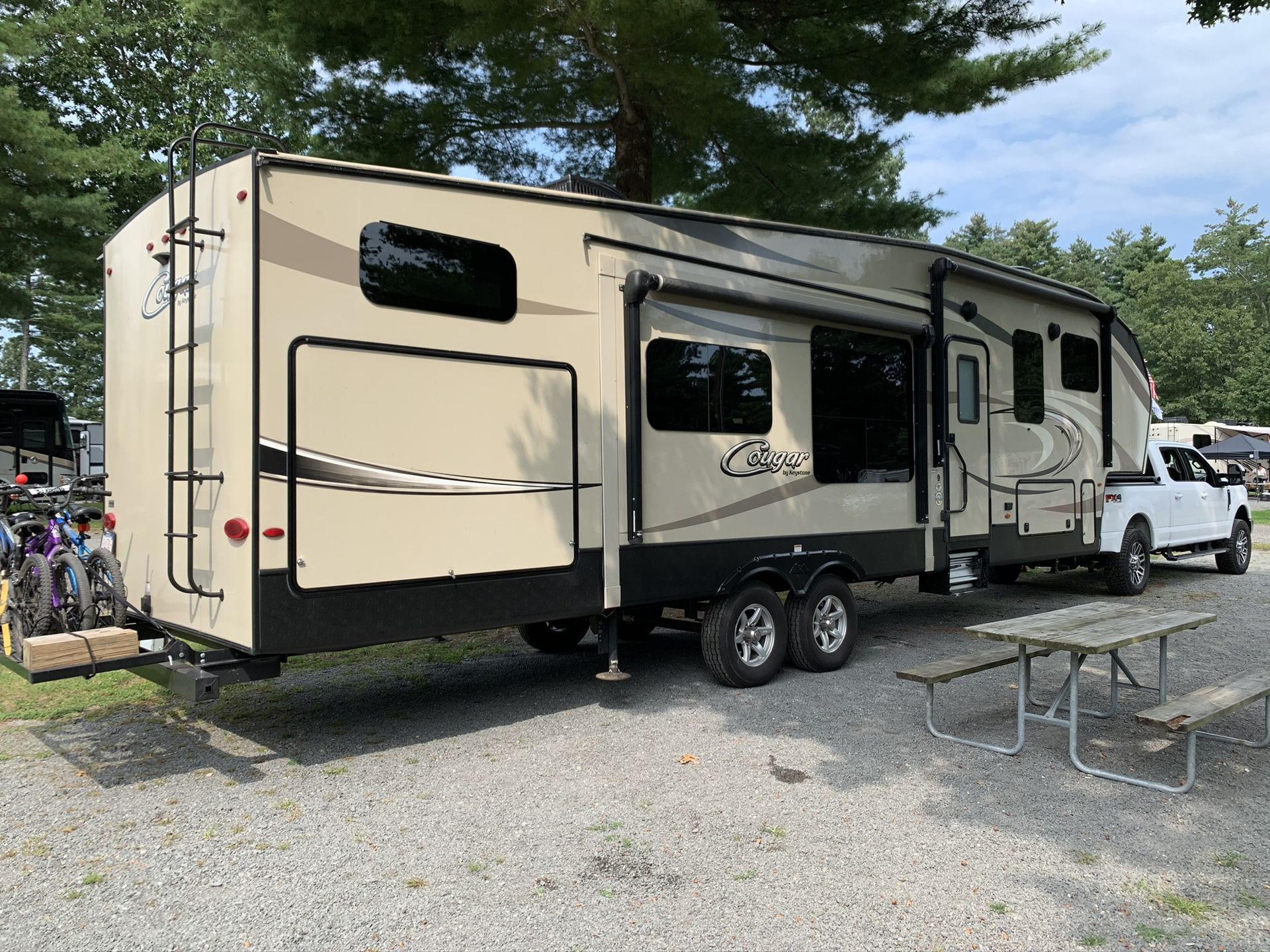 Keystone Cougar 336 BHS Fifth Wheel Camper 