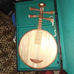 Beautiful Chinese Yueqin /Moon Guitar 