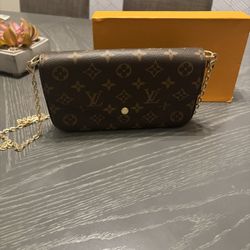 Louis V purse