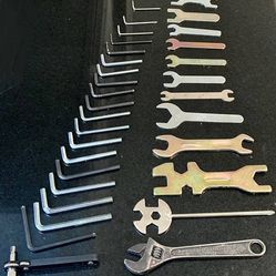 🔧 32-piece Wrench Set: 11 Straight, 19 Allen/Hex, 1 Crescent, 1 Bit Driver