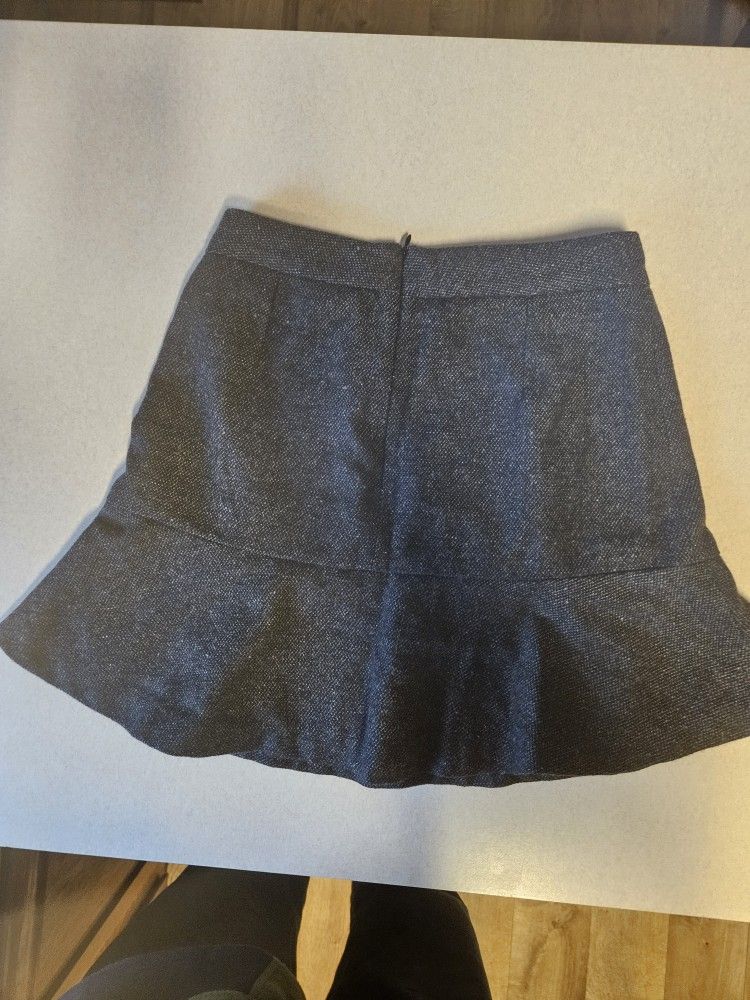 Girls Small Wool Skirt In Great Condition Paid $39
