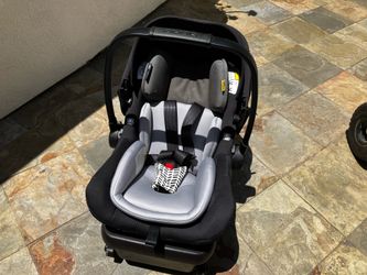 *Nuna Pipa Lite (Pottery Barn Kids)* Infant Car Seat and Base LIGHTWEIGHT
