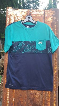 Nike/skateboarding dri-fit XL (13-15yr old)