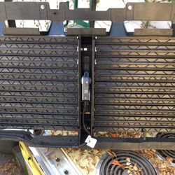 2021 Chevy Silverado 3500HD/Cooling Radiator Shutter