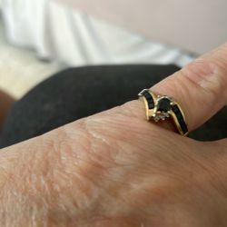 10 k Size 6 Sapphire & Diamonds 