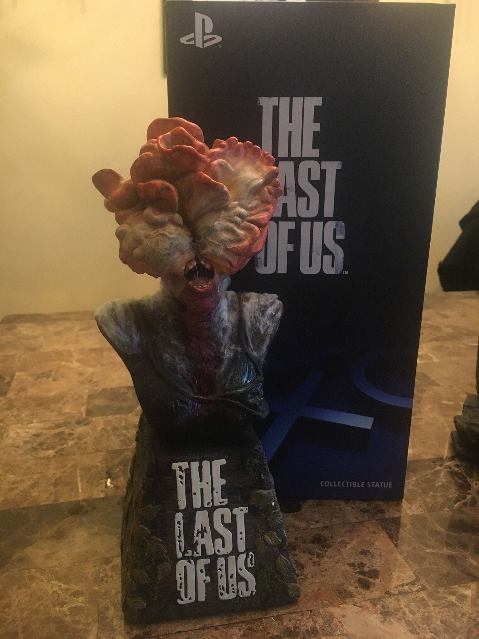 Last of Us Statue
