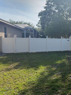 Vinyl fence 25ft
