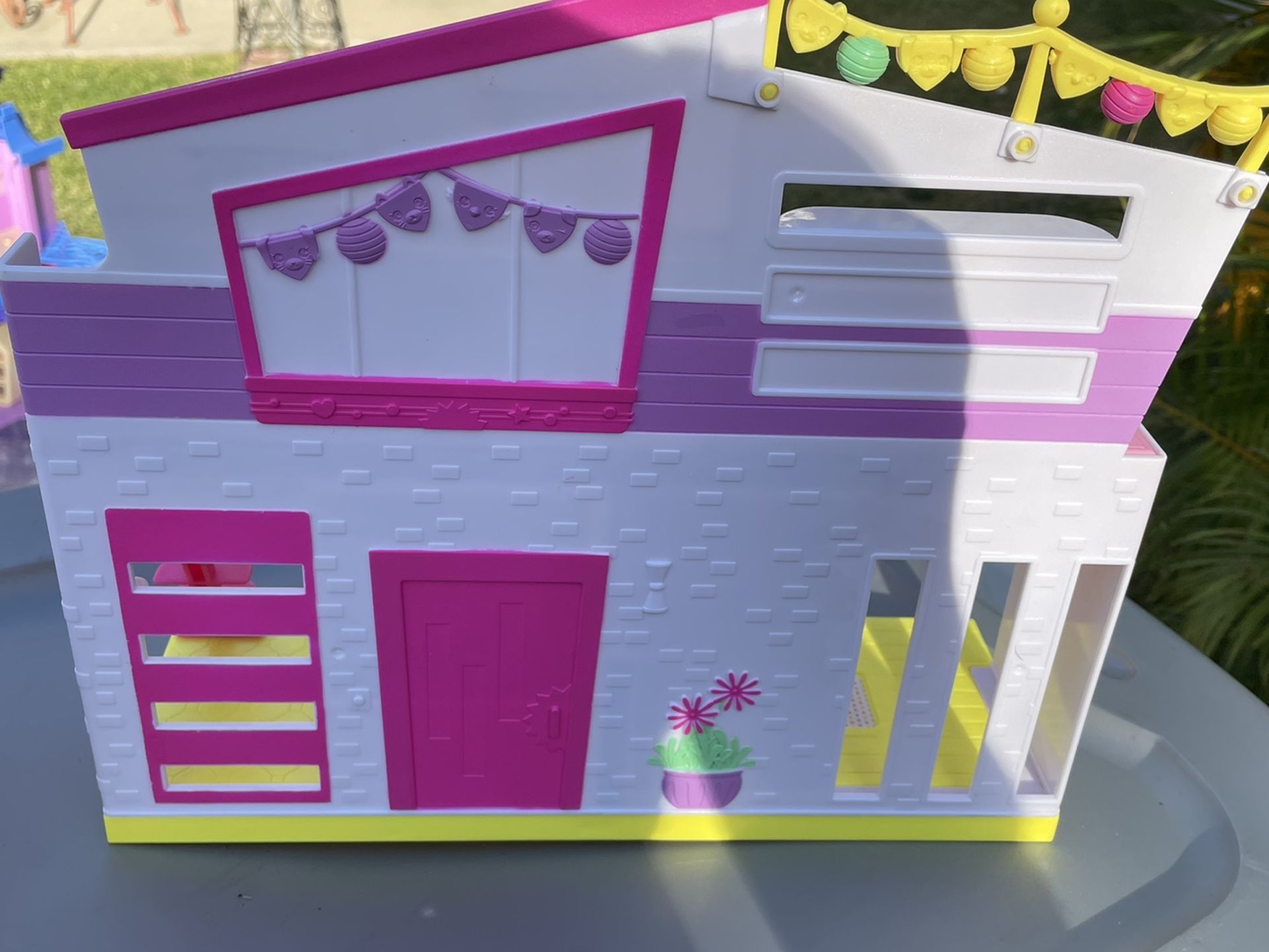 Shopkins House With Lawn