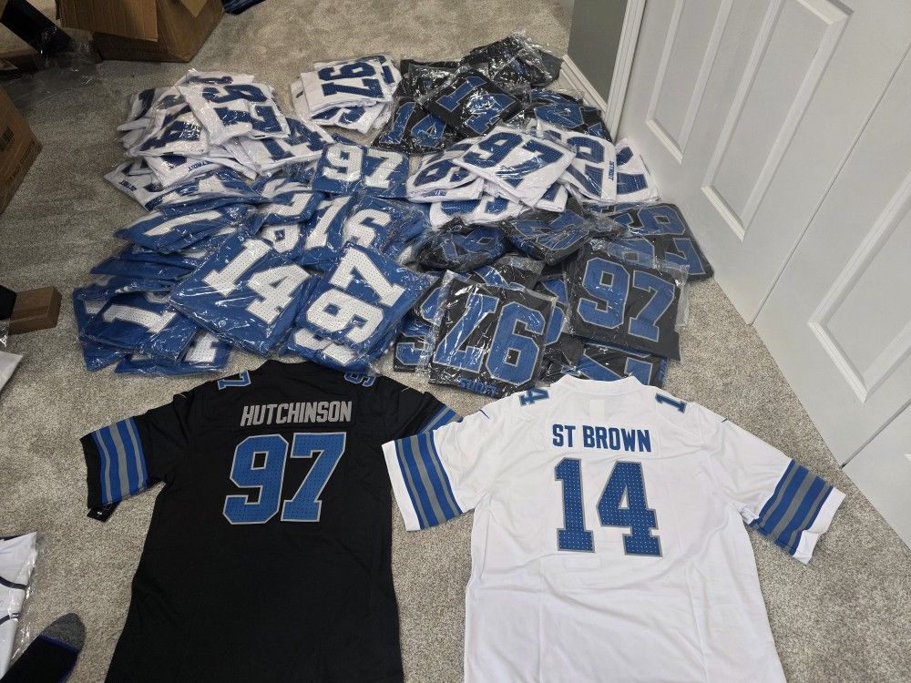 DETROIT LIONS SEAMLESS GAME JERSEYS...