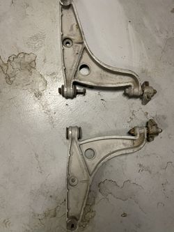 944 Front Control Arms Aluminum