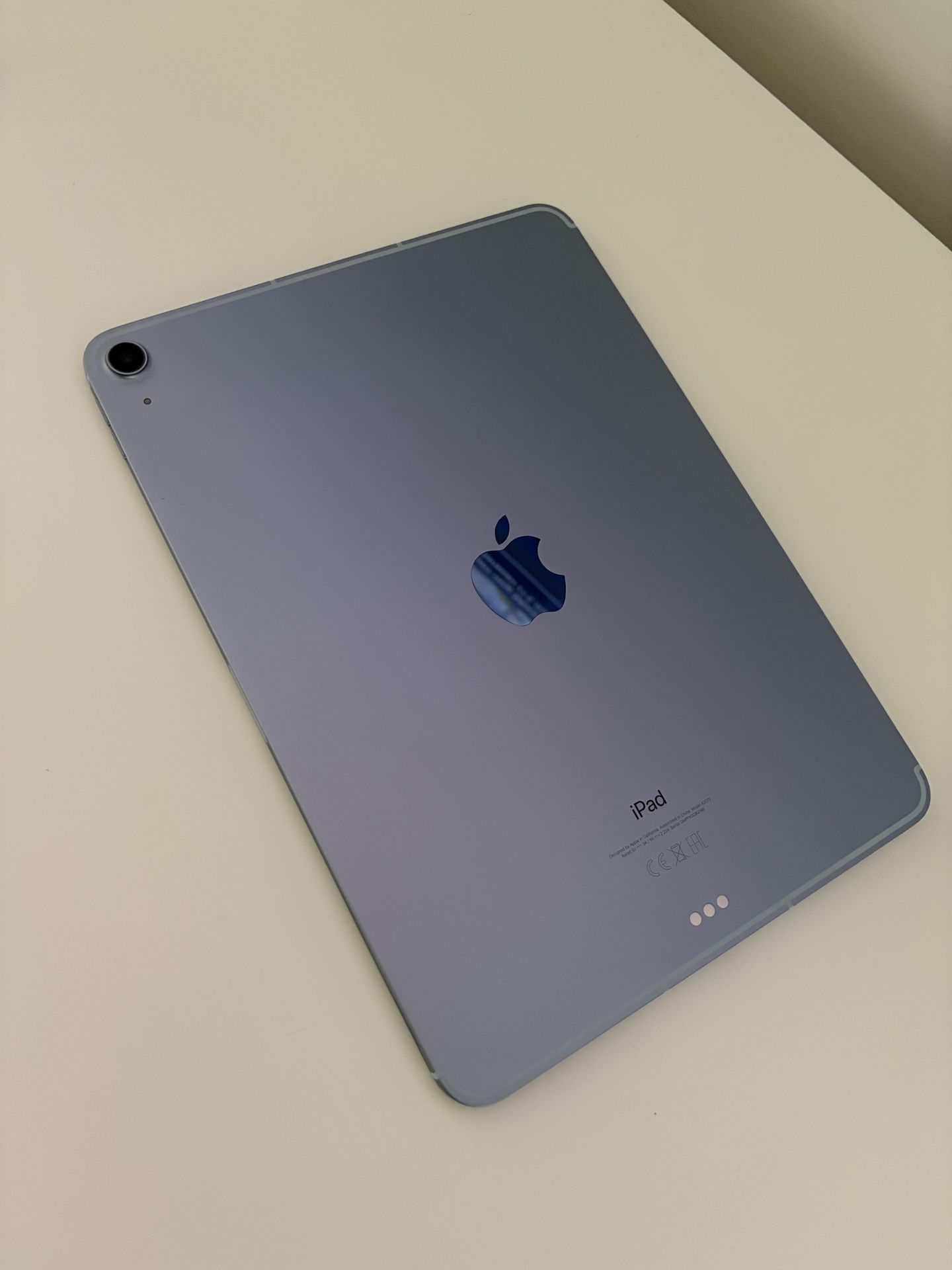 iPad Air 11’ 4th Gen 256GB Unlocked All Cellular