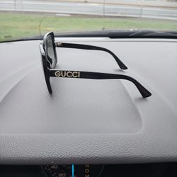 GUCCI SUNGLASSES 
