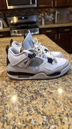 Air Jordan 4 Retro White/Grey Sneakers