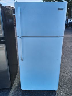 Frigidaire Top Freezer Refrigerator