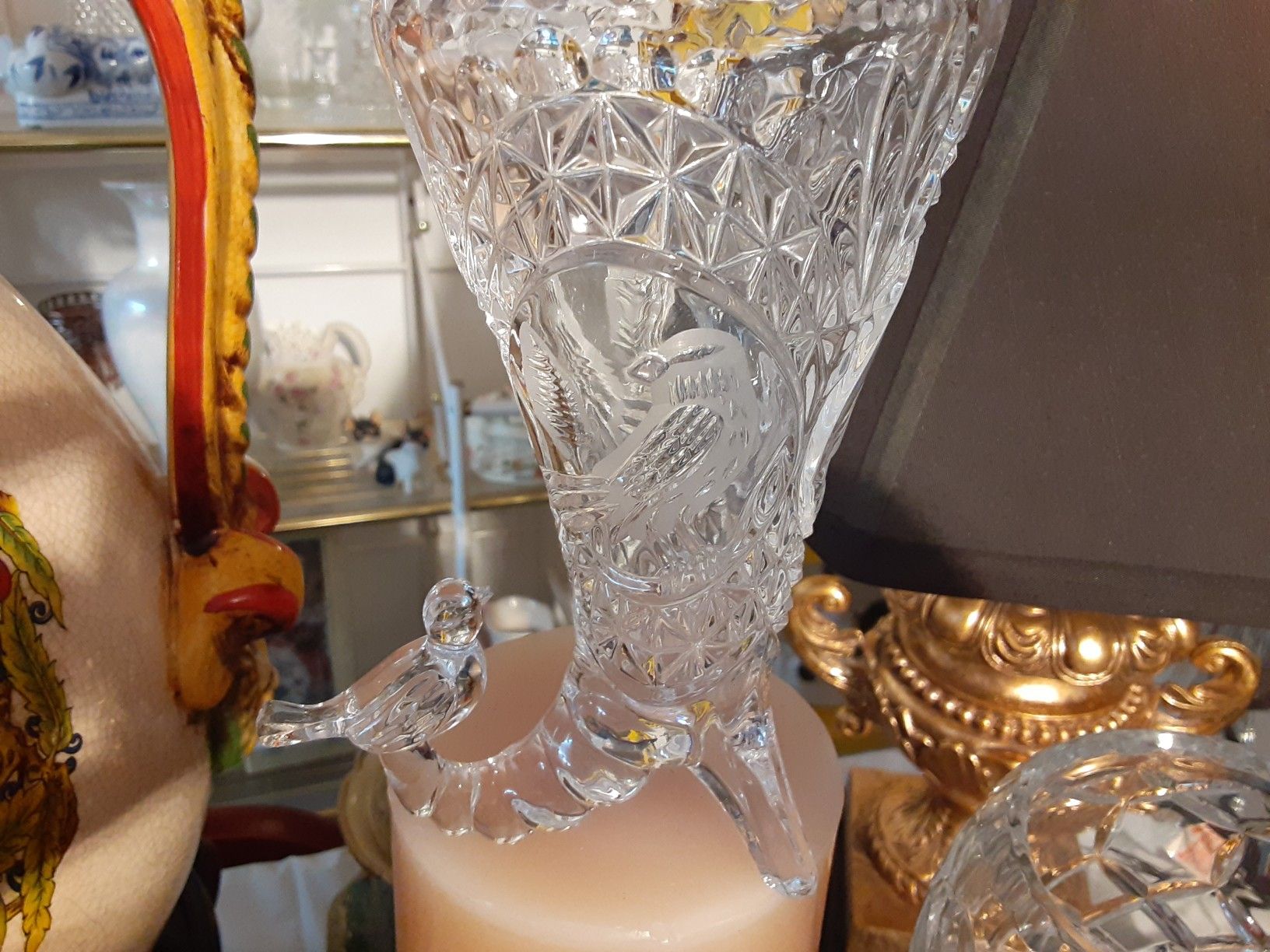 GORGEOUS LOOKING Crystal Glass Vase and Birds