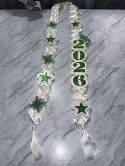Handmade Graduation Lei | Lei de graduación!