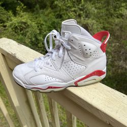 Jordan 6 retro Red Oreo  Size  9 Men’s 