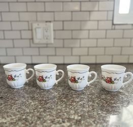 Beautiful 4-Piece French Vintage Teacups