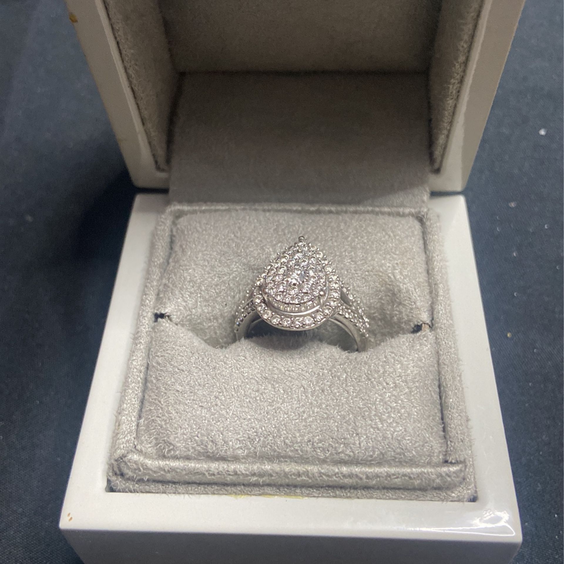 Ring /Jewelry/Wedding /