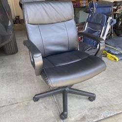 Desk chair 