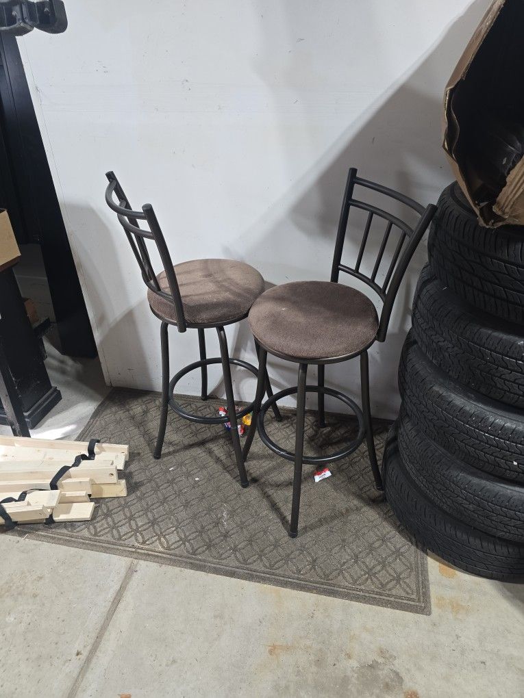 3 Barstools