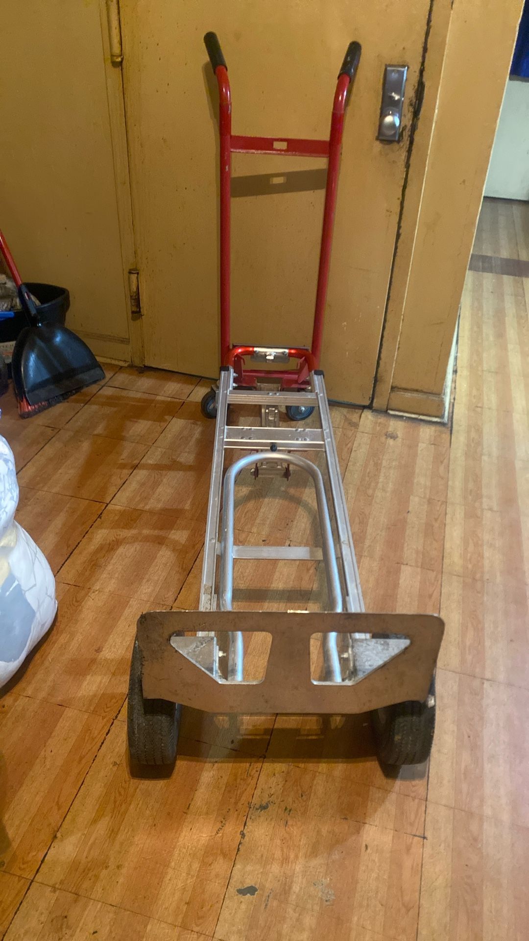 Milwaukee 4 in 1 Quick adjust Hand Truck