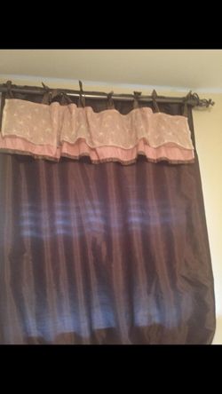 Chocolate and pink drape panels w rods and lamp