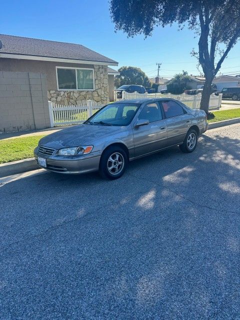 2000 Toyota Camry