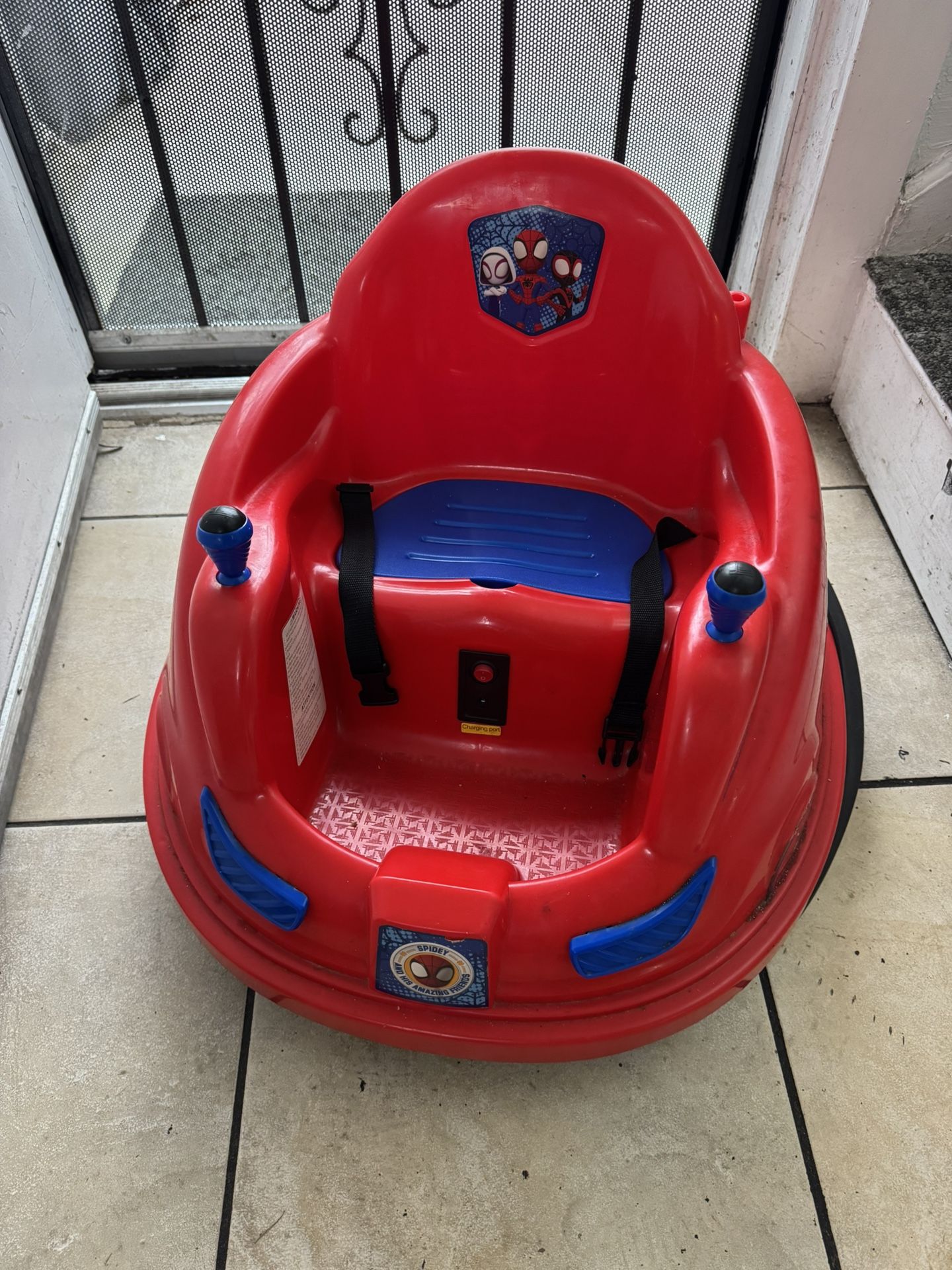 Marvel's Spidey 6V Bumper Car Ride-On toy