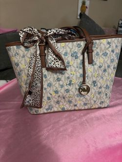 Michael kors purse